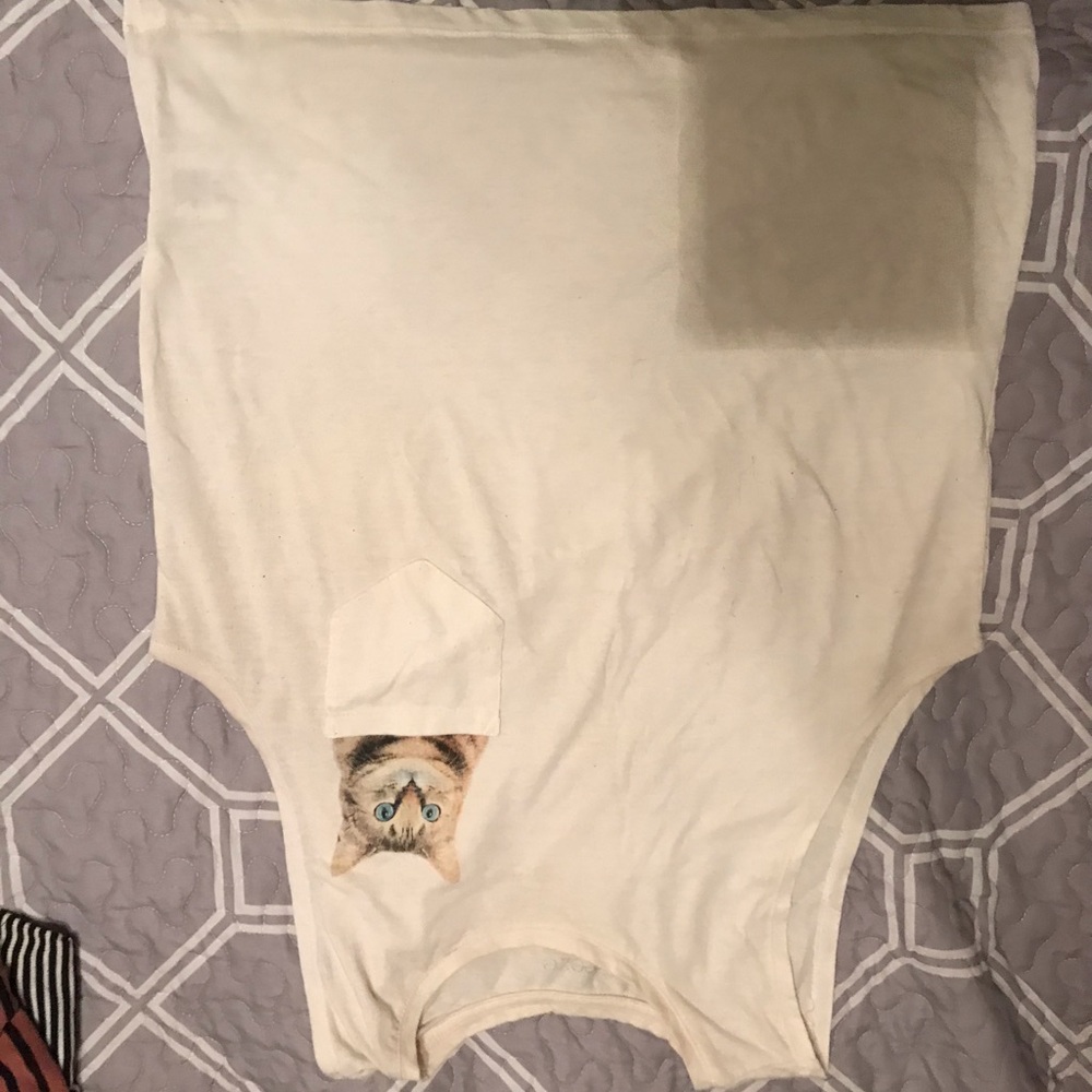 Cat pocket shirt